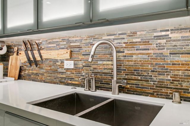 391 San Geronimo Valley Dr, San Geronimo, CA 94963