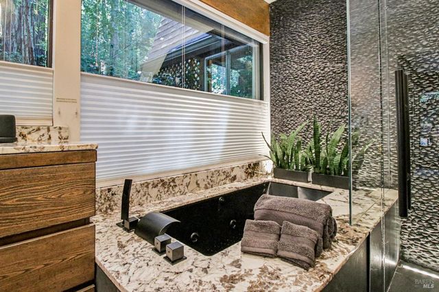 391 San Geronimo Valley Dr, San Geronimo, CA 94963