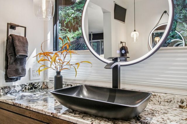 391 San Geronimo Valley Dr, San Geronimo, CA 94963