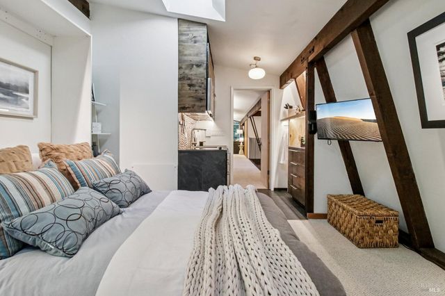 391 San Geronimo Valley Dr, San Geronimo, CA 94963