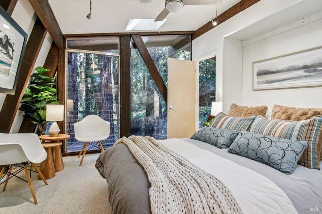 391 San Geronimo Valley Dr, San Geronimo, CA 94963