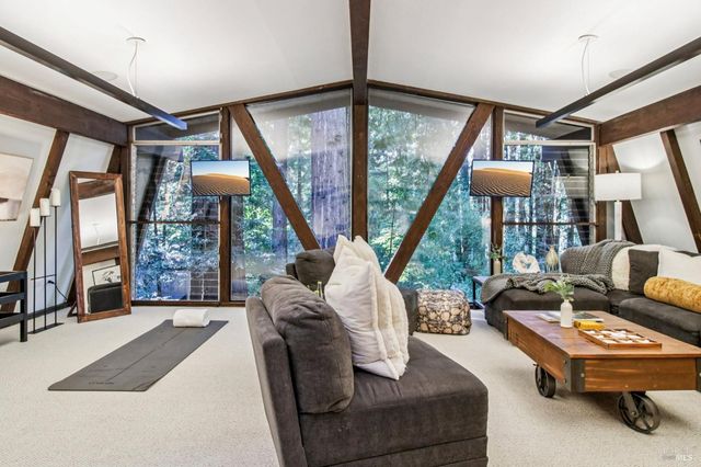 391 San Geronimo Valley Dr, San Geronimo, CA 94963