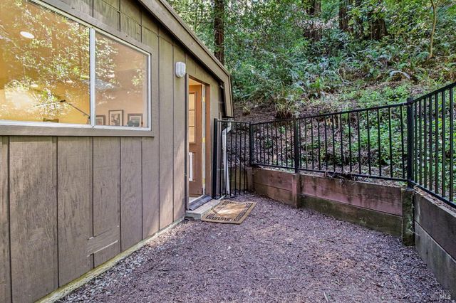 391 San Geronimo Valley Dr, San Geronimo, CA 94963