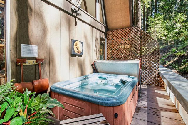 391 San Geronimo Valley Dr, San Geronimo, CA 94963