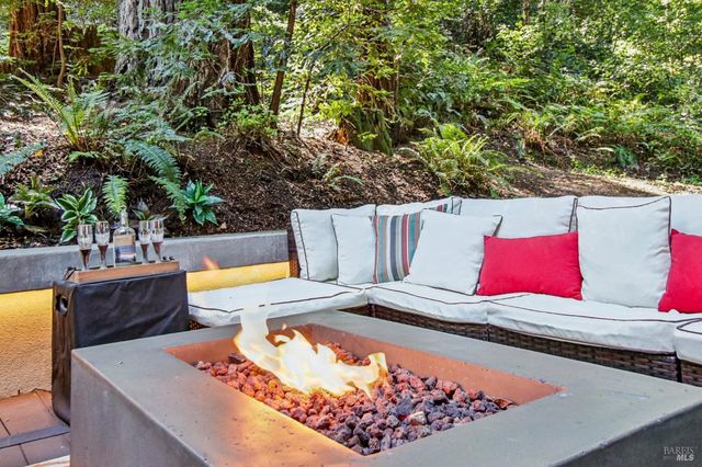 391 San Geronimo Valley Dr, San Geronimo, CA 94963