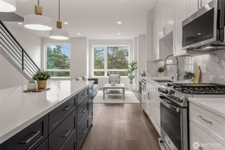 8923 166th Avenue NE #101, Redmond, WA 98052