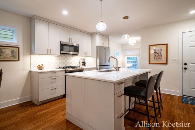 918 Blodgett Street SE, Grand Rapids, MI 49506