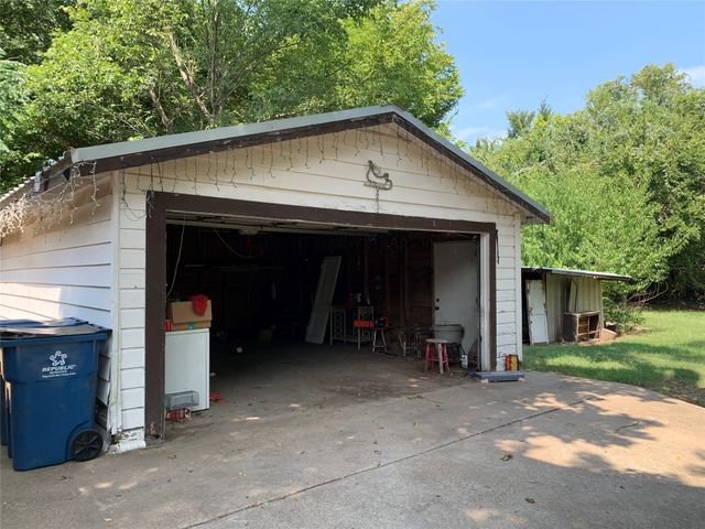 306 W Scott Street, Athens, TX 75751