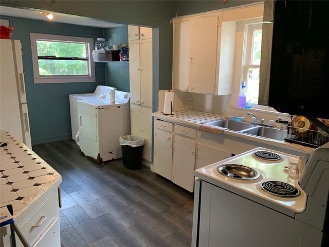 306 W Scott Street, Athens, TX 75751