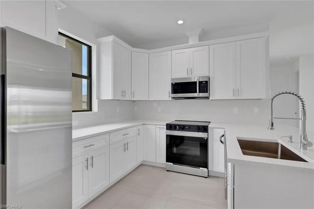 1412 NE 2nd PL, Cape Coral, FL 33909