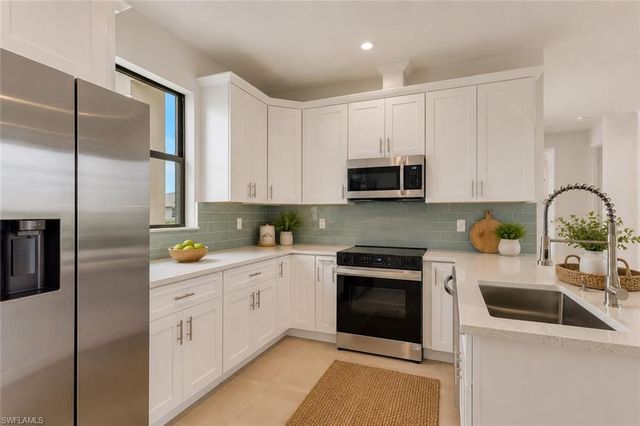 1412 NE 2nd PL, Cape Coral, FL 33909
