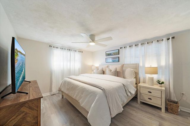 2650 LEAFY LANE, Sarasota, FL 34239