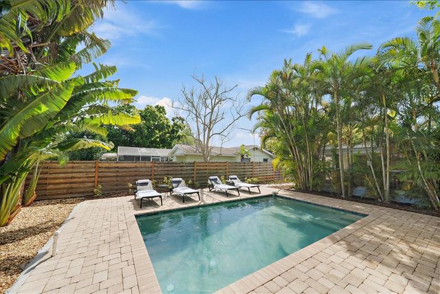 2650 LEAFY LANE, Sarasota, FL 34239