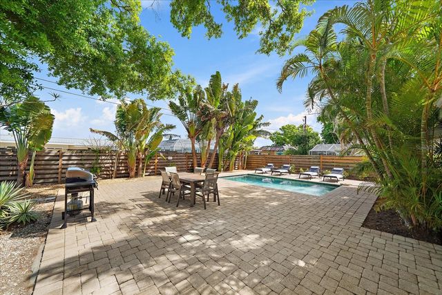 2650 LEAFY LANE, Sarasota, FL 34239