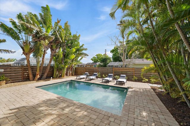 2650 LEAFY LANE, Sarasota, FL 34239