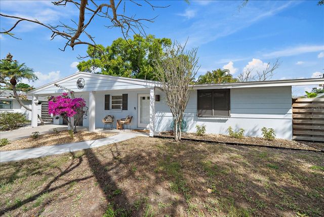 2650 LEAFY LANE, Sarasota, FL 34239