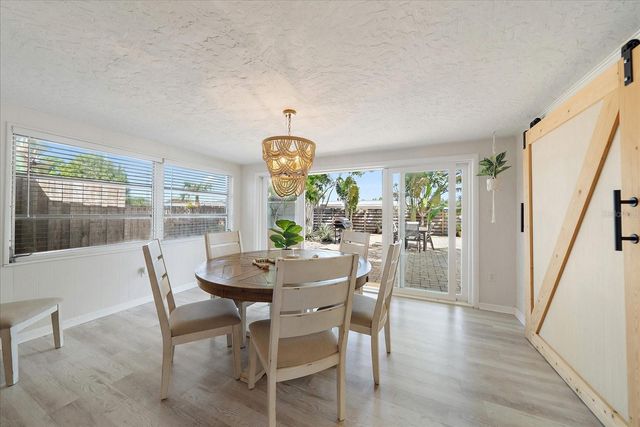 2650 LEAFY LANE, Sarasota, FL 34239