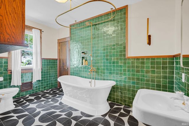1101 N Woodburn Avenue, Bloomington, IN 47404