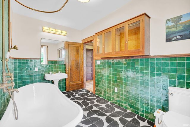 1101 N Woodburn Avenue, Bloomington, IN 47404