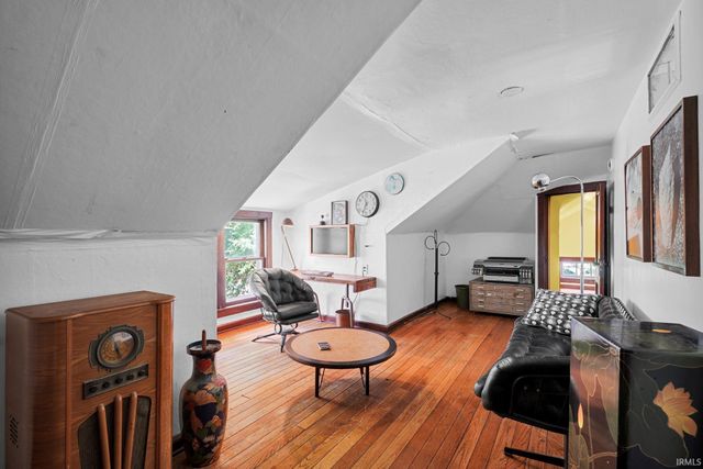 1101 N Woodburn Avenue, Bloomington, IN 47404