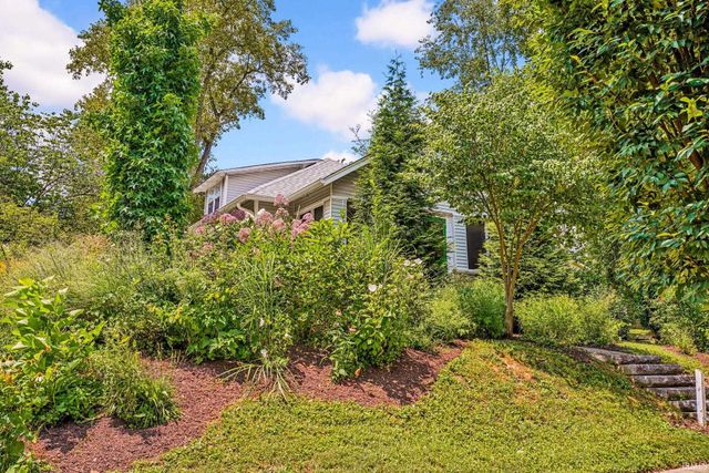 1101 N Woodburn Avenue, Bloomington, IN 47404