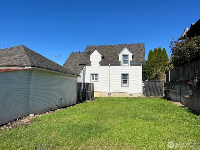 504 COWLITZ WAY Street, Kelso, WA 98626