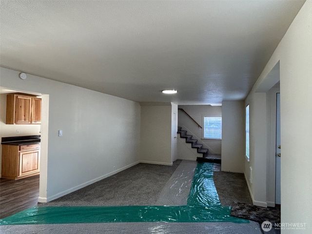 504 COWLITZ WAY Street, Kelso, WA 98626