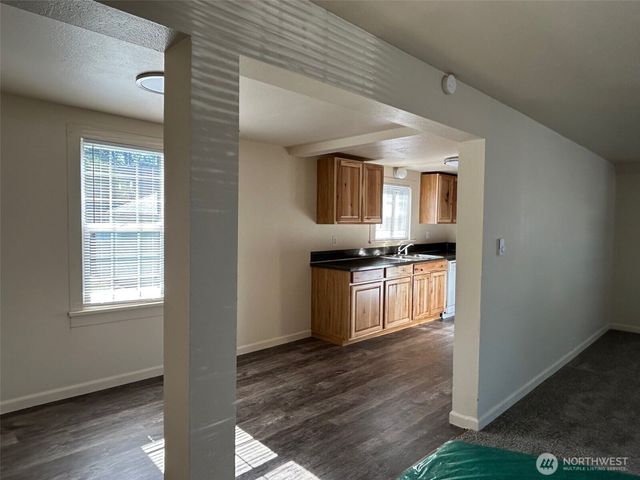 504 COWLITZ WAY Street, Kelso, WA 98626