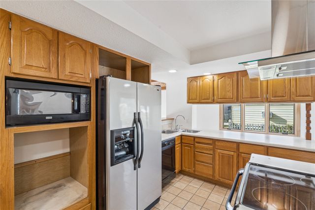 1213 9th Avenue E, Oskaloosa, IA 52577