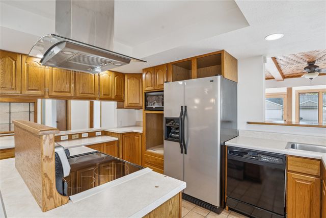 1213 9th Avenue E, Oskaloosa, IA 52577