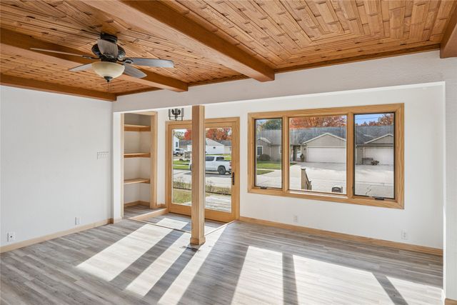 1213 9th Avenue E, Oskaloosa, IA 52577