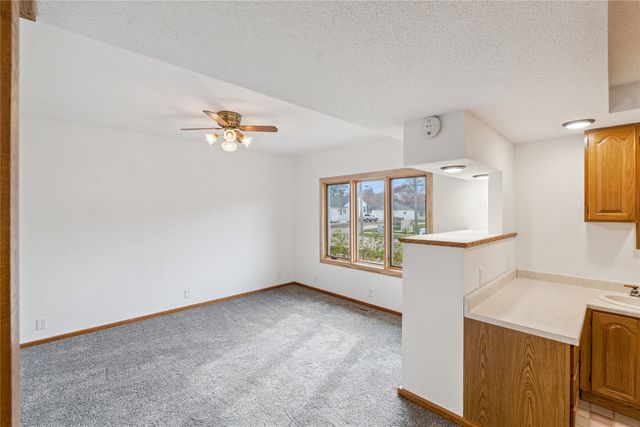 1213 9th Avenue E, Oskaloosa, IA 52577