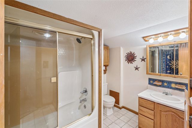 1213 9th Avenue E, Oskaloosa, IA 52577