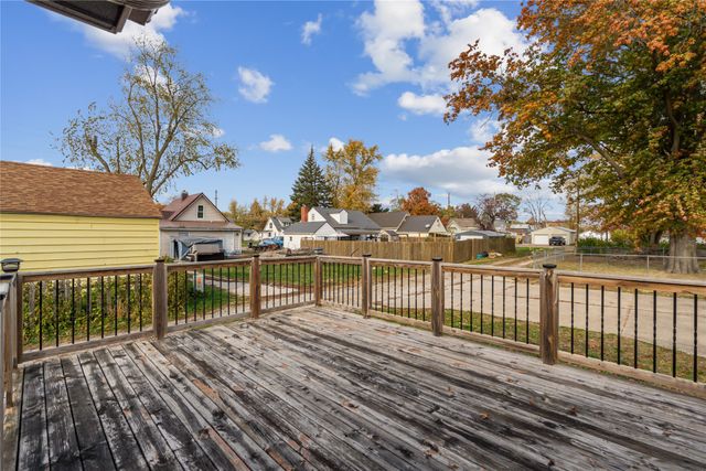 1213 9th Avenue E, Oskaloosa, IA 52577