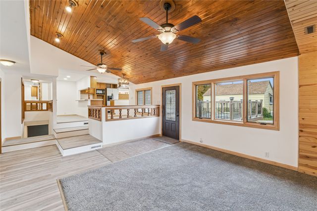 1213 9th Avenue E, Oskaloosa, IA 52577