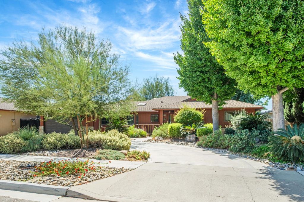 Image 1 of property listing at 1545 E Calimyrna Avenue, Fresno, CA 93710