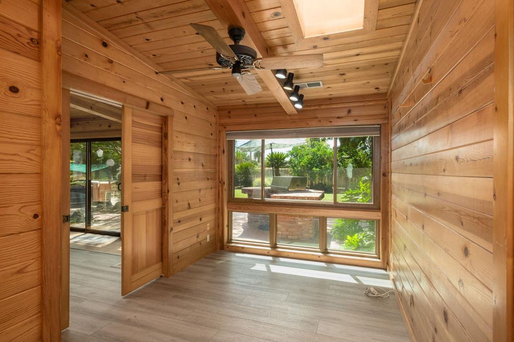 Image 19 of property listing at 1545 E Calimyrna Avenue, Fresno, CA 93710