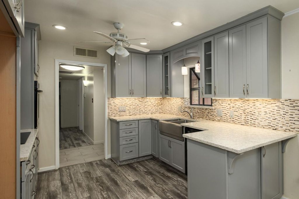 Image 23 of property listing at 1545 E Calimyrna Avenue, Fresno, CA 93710