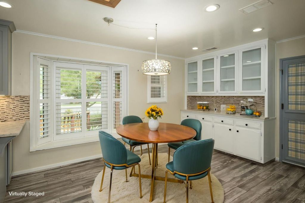 Image 27 of property listing at 1545 E Calimyrna Avenue, Fresno, CA 93710