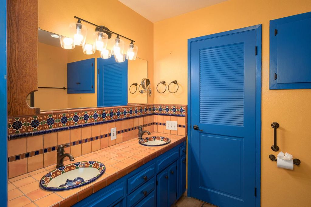 Image 33 of property listing at 1545 E Calimyrna Avenue, Fresno, CA 93710