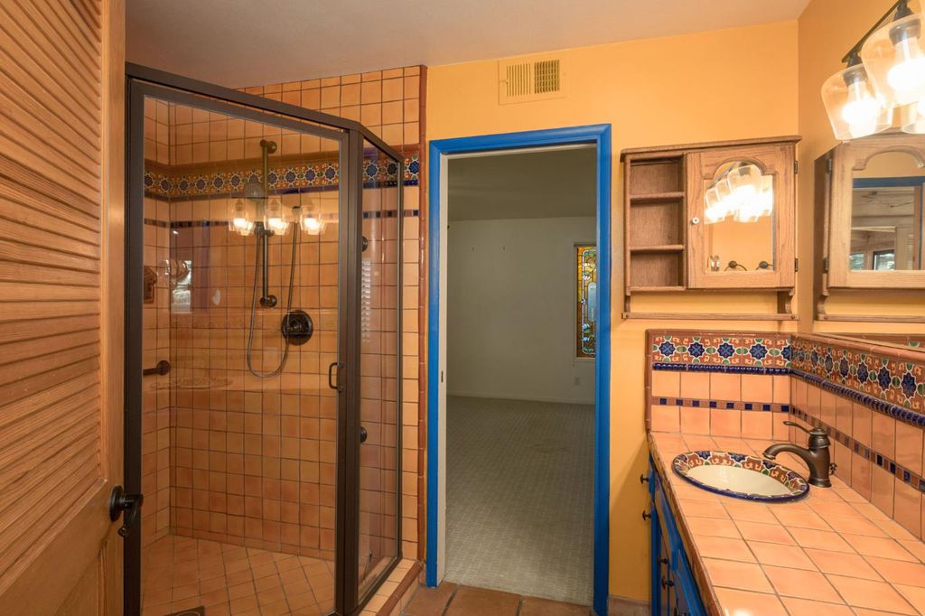 Image 34 of property listing at 1545 E Calimyrna Avenue, Fresno, CA 93710