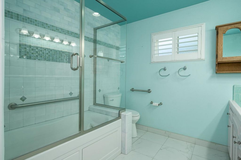 Image 38 of property listing at 1545 E Calimyrna Avenue, Fresno, CA 93710