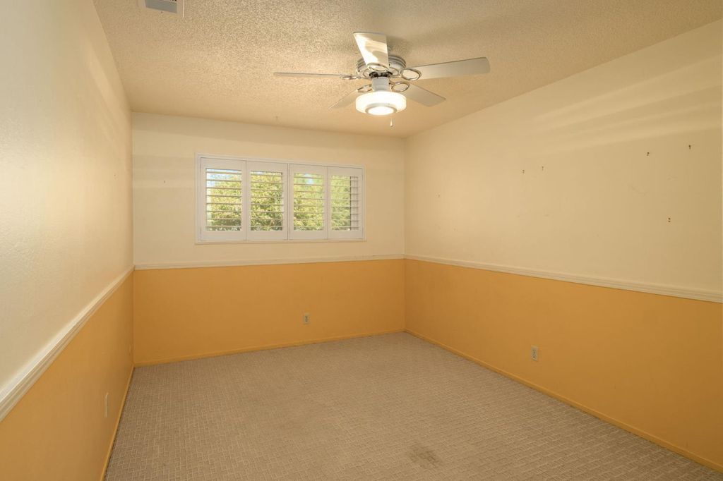 Image 39 of property listing at 1545 E Calimyrna Avenue, Fresno, CA 93710