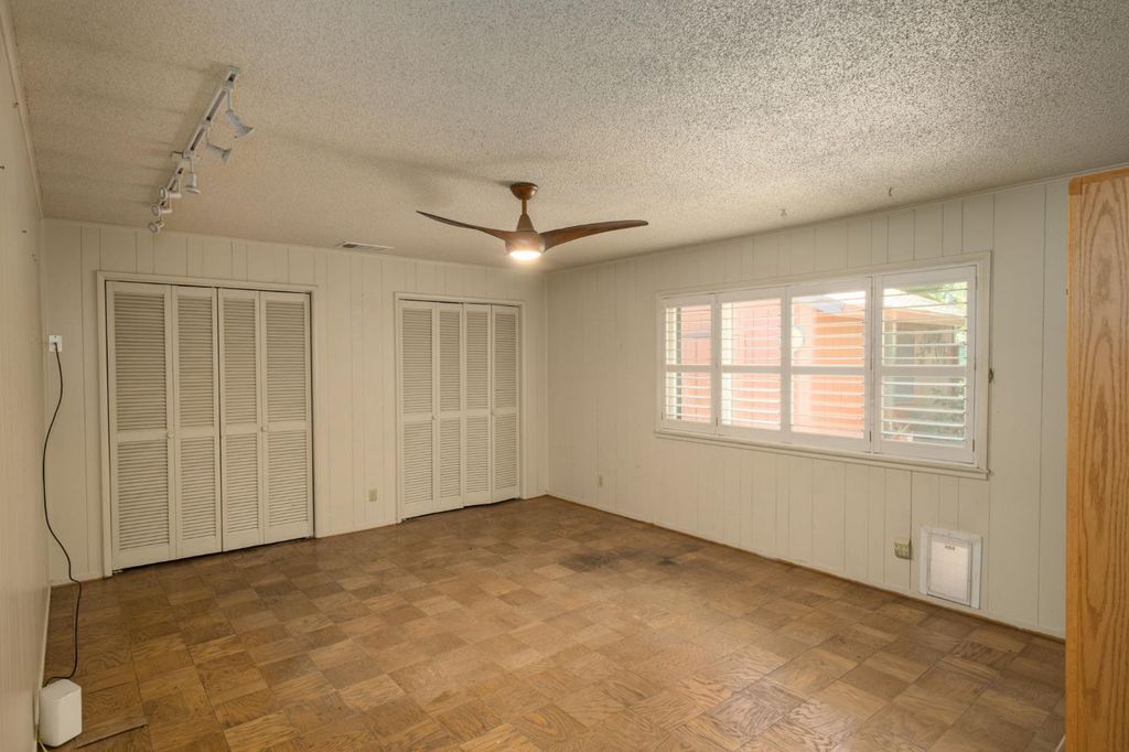 Image 41 of property listing at 1545 E Calimyrna Avenue, Fresno, CA 93710