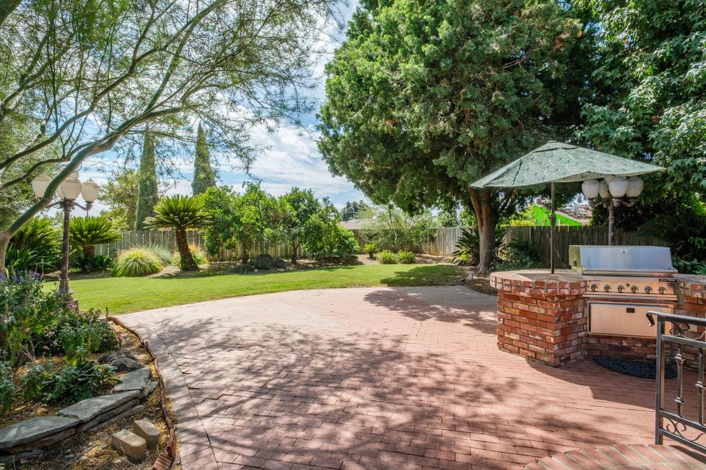 Image 46 of property listing at 1545 E Calimyrna Avenue, Fresno, CA 93710