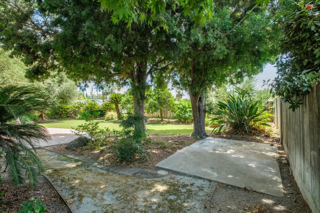 Image 51 of property listing at 1545 E Calimyrna Avenue, Fresno, CA 93710