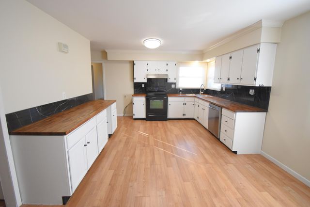 360 E Arnotts Drive, Rensselaer, IN 47978