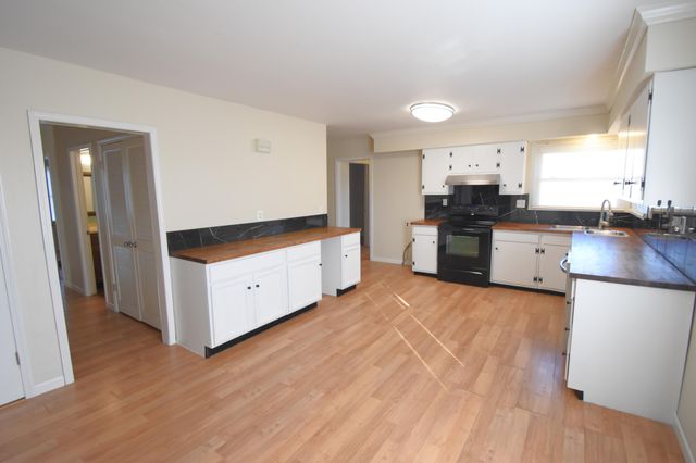 360 E Arnotts Drive, Rensselaer, IN 47978