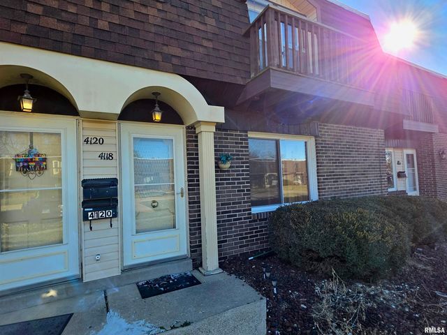 4118 N Westport Ct, Peoria, IL 61615