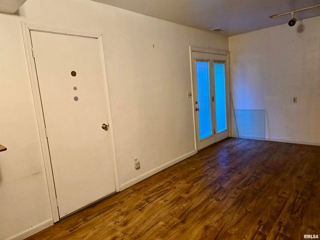 4118 N Westport Ct, Peoria, IL 61615